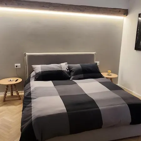 Pied-a-terre In Centro 乌迪内